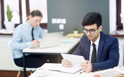 financial-managers-work_1098-16095